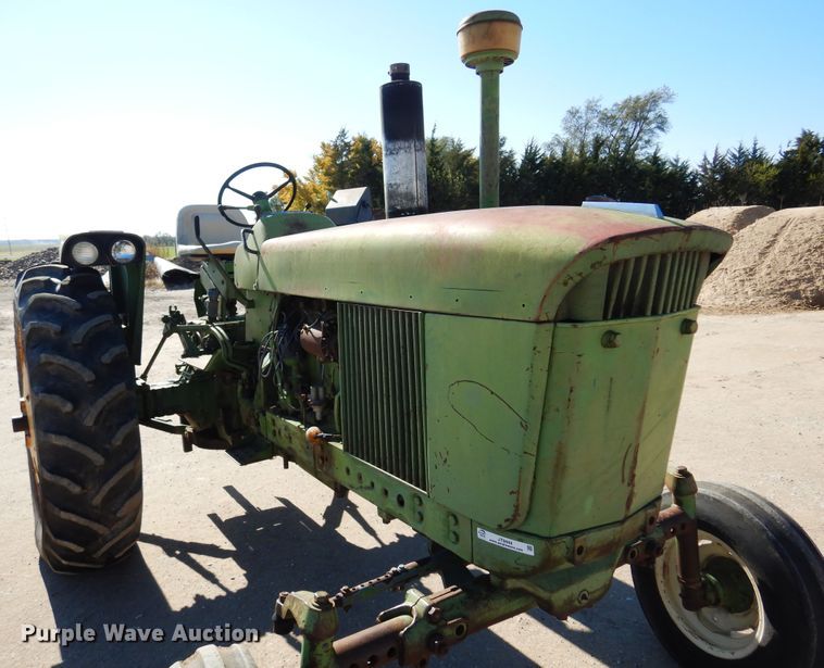 image for item JT9444 John Deere 3020  tractor