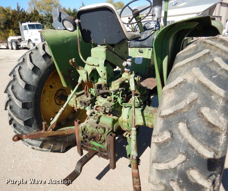 image for item JT9444 John Deere 3020  tractor