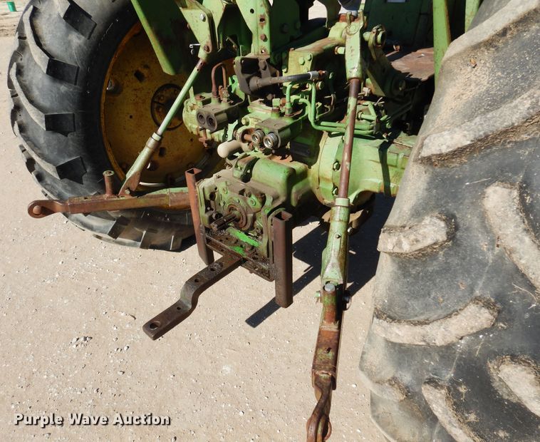 image for item JT9444 John Deere 3020  tractor