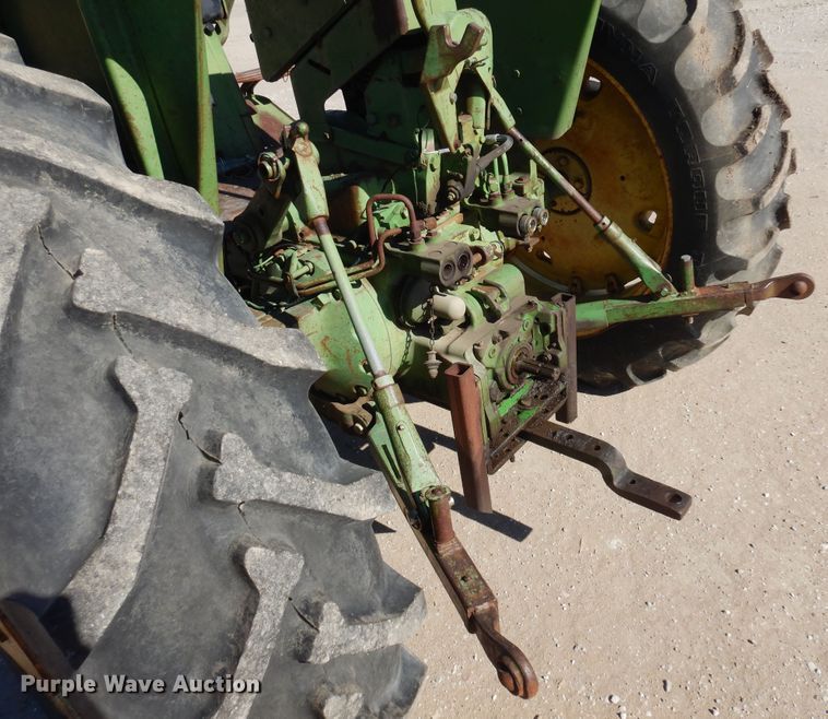 image for item JT9444 John Deere 3020  tractor