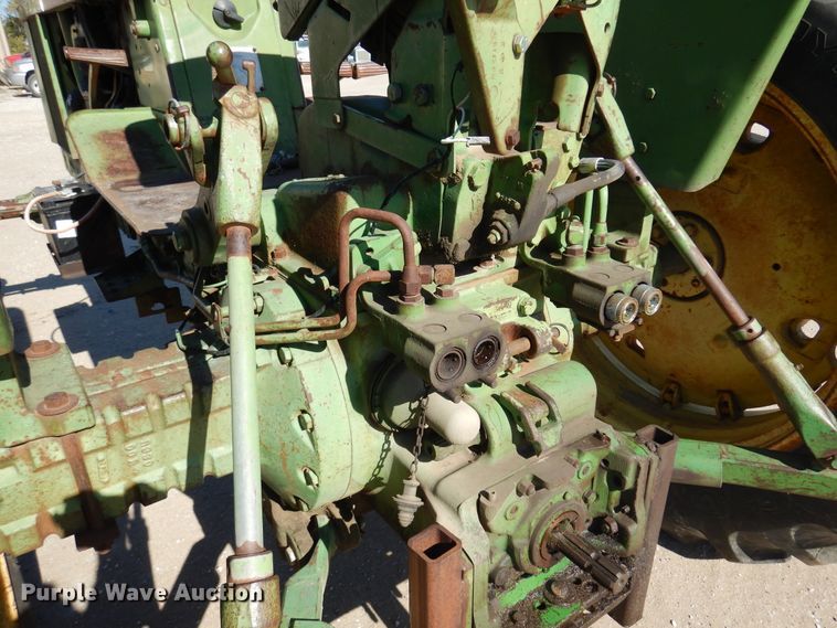 image for item JT9444 John Deere 3020  tractor