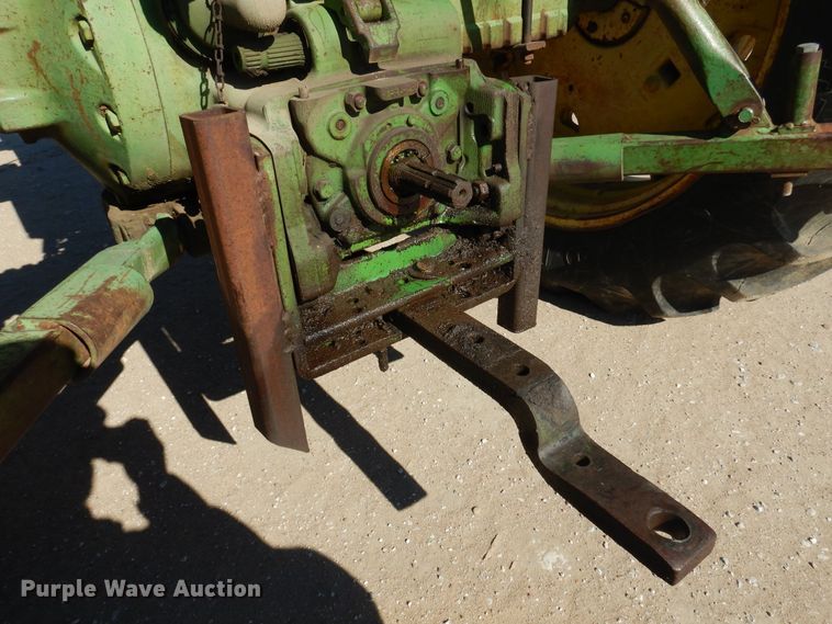 image for item JT9444 John Deere 3020  tractor