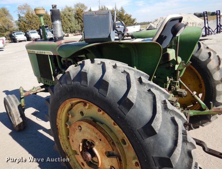 image for item JT9444 John Deere 3020  tractor