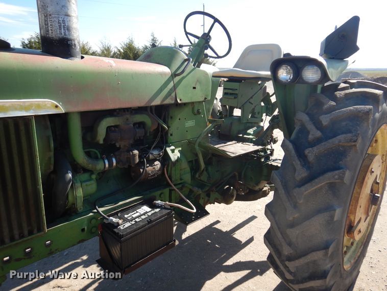 image for item JT9444 John Deere 3020  tractor