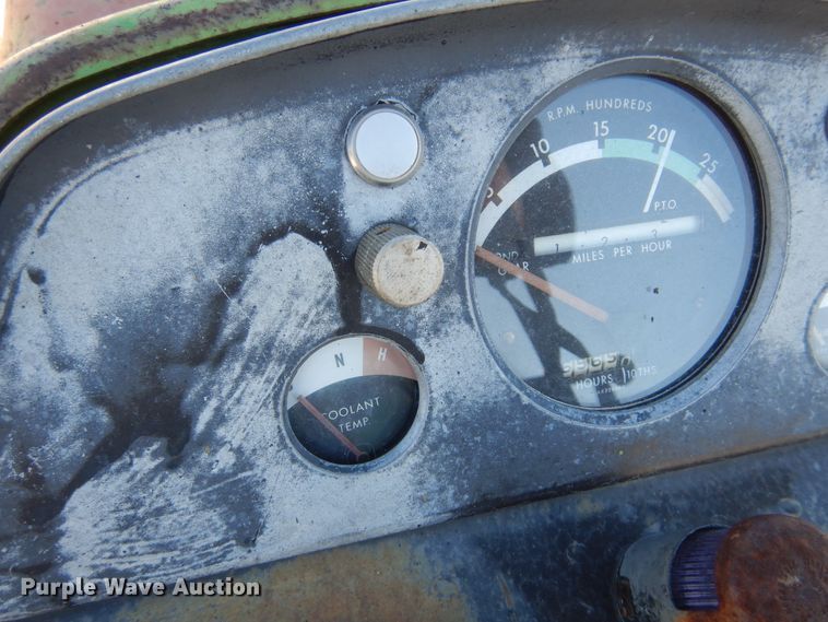 image for item JT9444 John Deere 3020  tractor