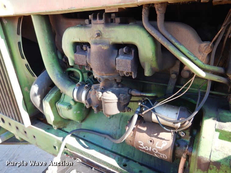 image for item JT9444 John Deere 3020  tractor