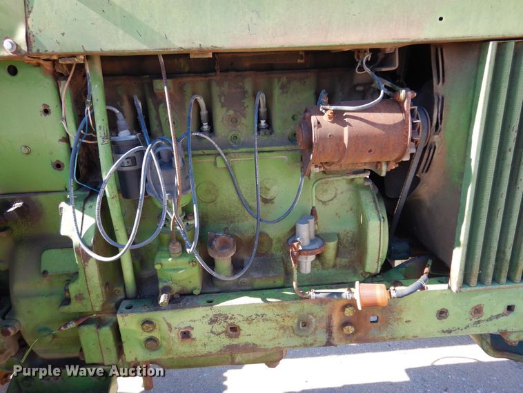 image for item JT9444 John Deere 3020  tractor