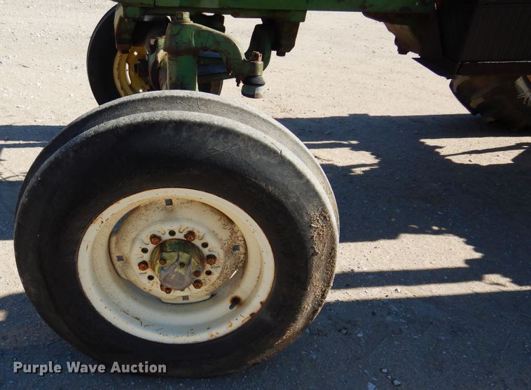 image for item JT9444 John Deere 3020  tractor