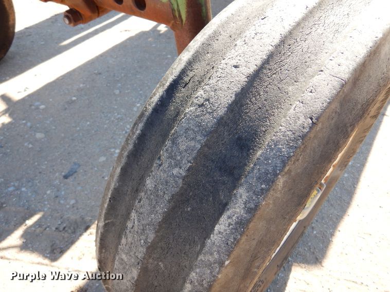 image for item JT9444 John Deere 3020  tractor