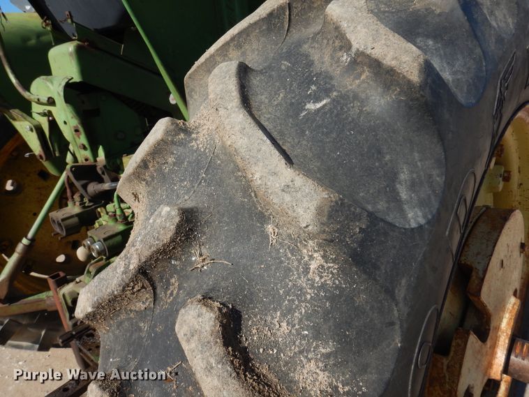 image for item JT9444 John Deere 3020  tractor