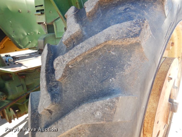 image for item JT9444 John Deere 3020  tractor