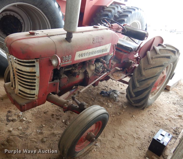 image for item JT9453 1955 International 300  tractor