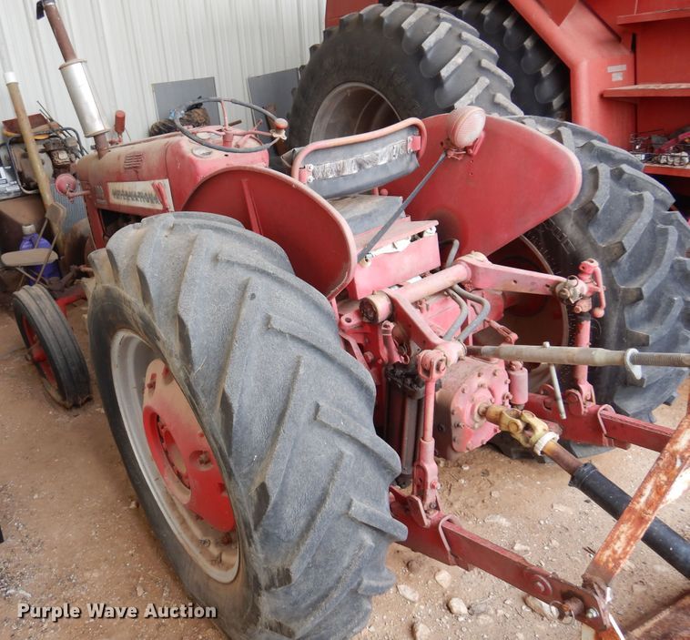 image for item JT9453 1955 International 300  tractor