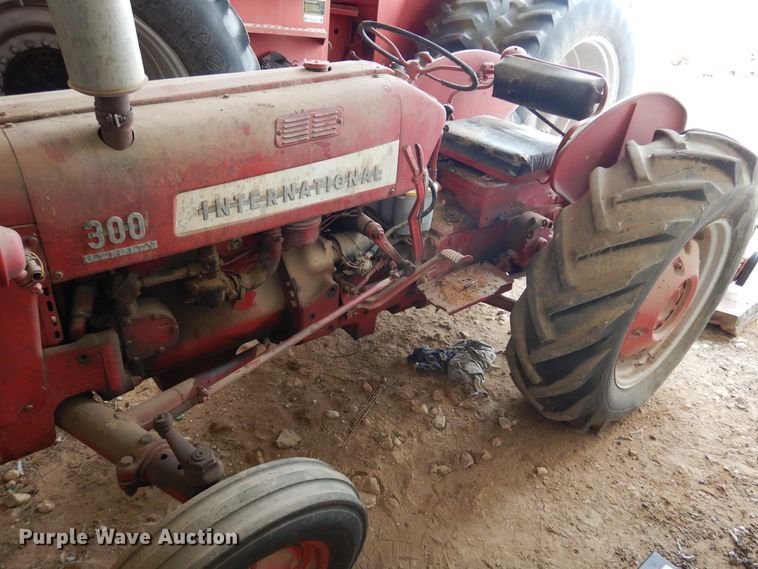 image for item JT9453 1955 International 300  tractor