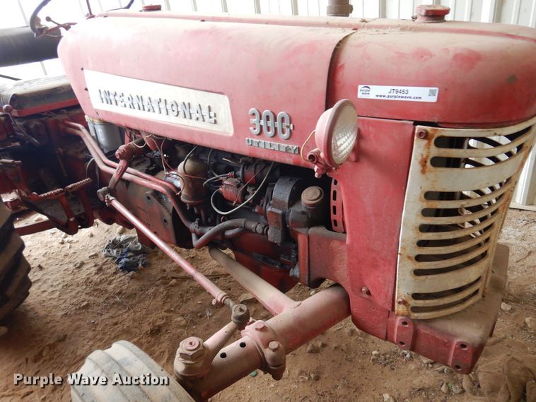 image for item JT9453 1955 International 300  tractor