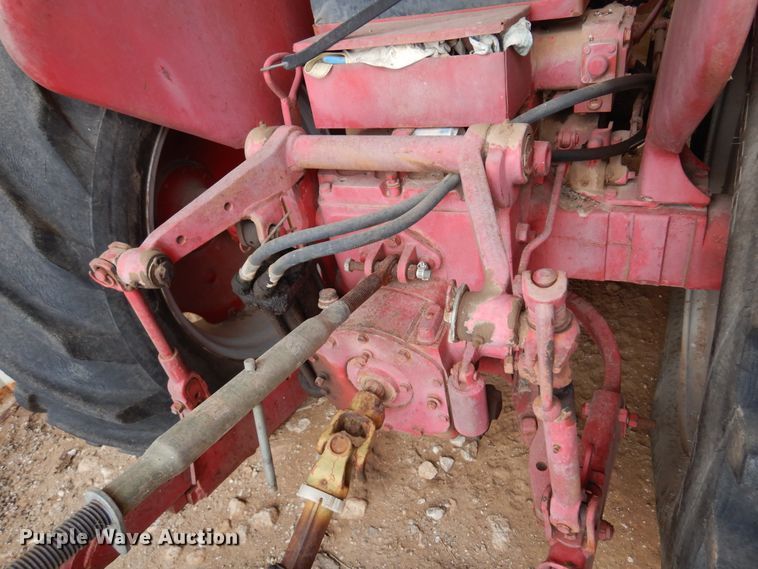 image for item JT9453 1955 International 300  tractor