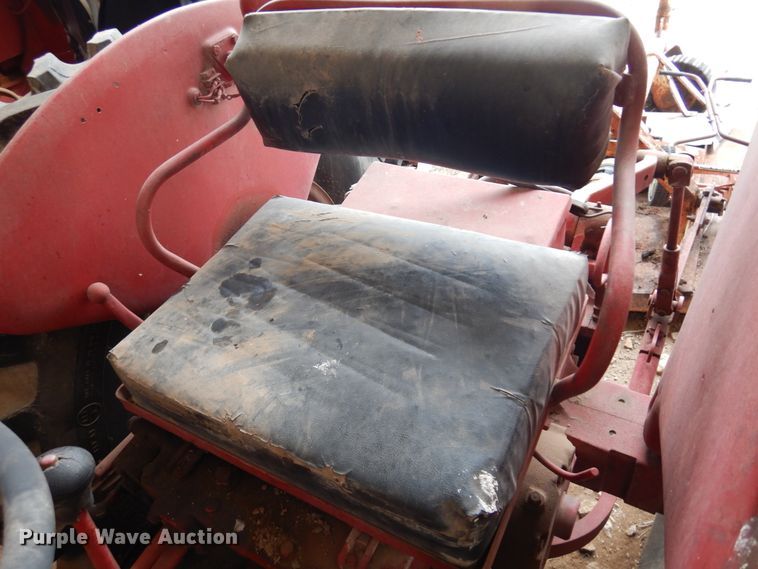 image for item JT9453 1955 International 300  tractor