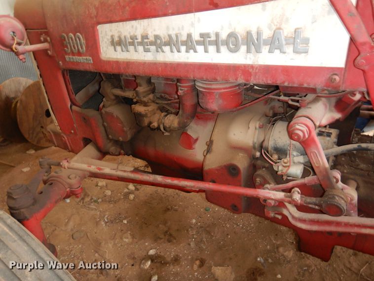 image for item JT9453 1955 International 300  tractor