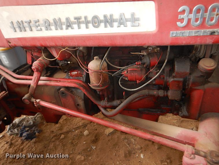 image for item JT9453 1955 International 300  tractor