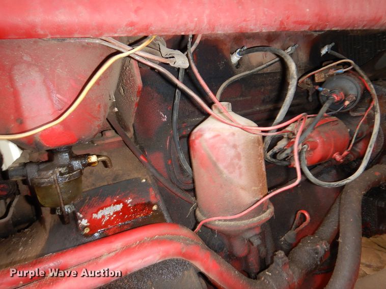 image for item JT9453 1955 International 300  tractor