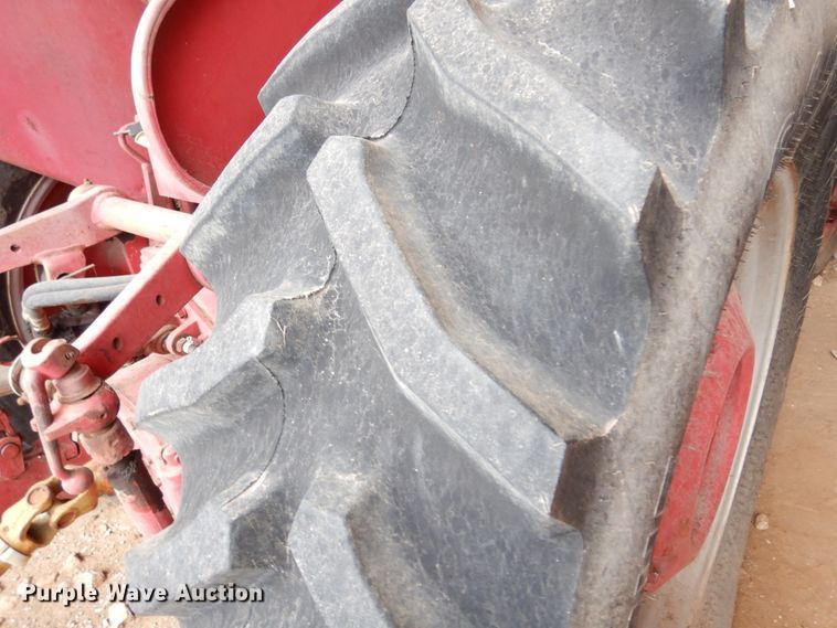 image for item JT9453 1955 International 300  tractor