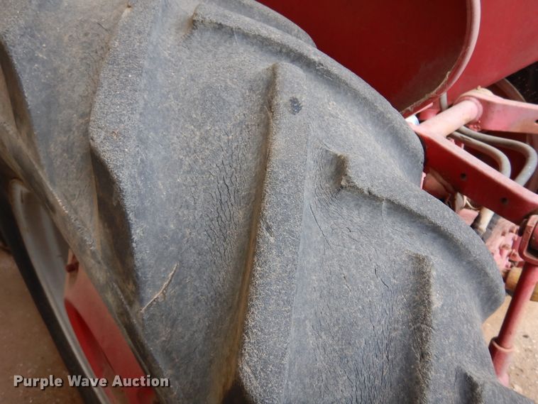 image for item JT9453 1955 International 300  tractor