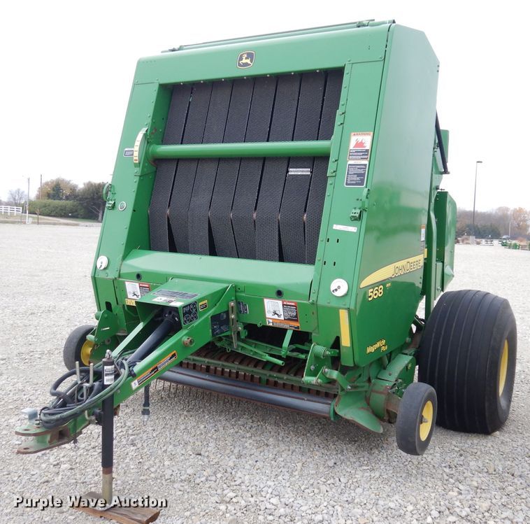 image for item KA9643 2010 John Deere 568  round baler