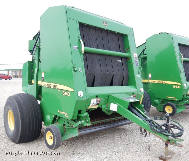 image for item KA9643 2010 John Deere 568  round baler