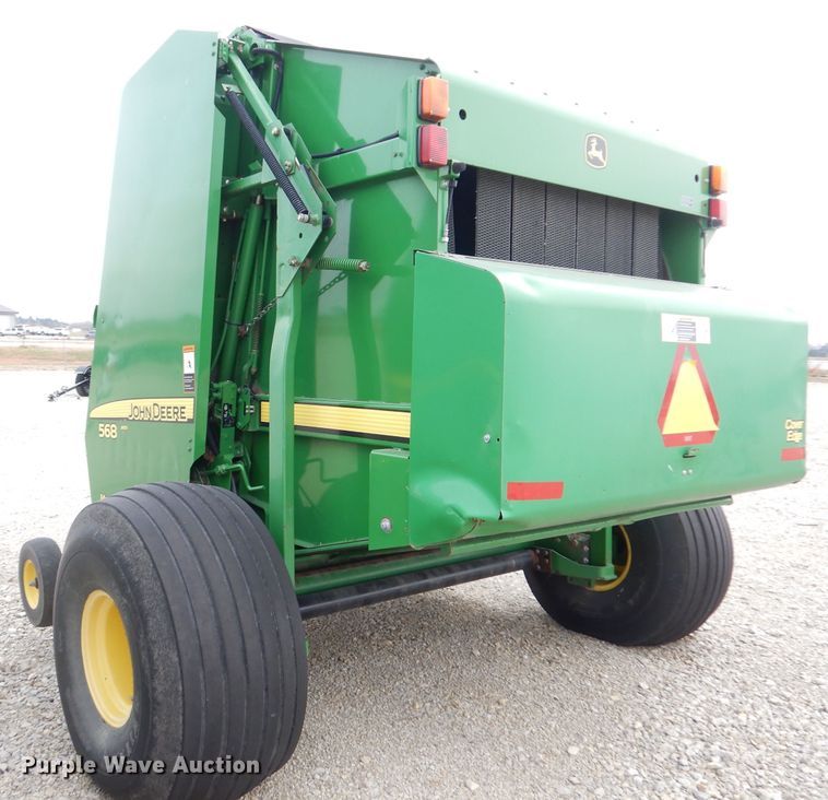 image for item KA9643 2010 John Deere 568  round baler