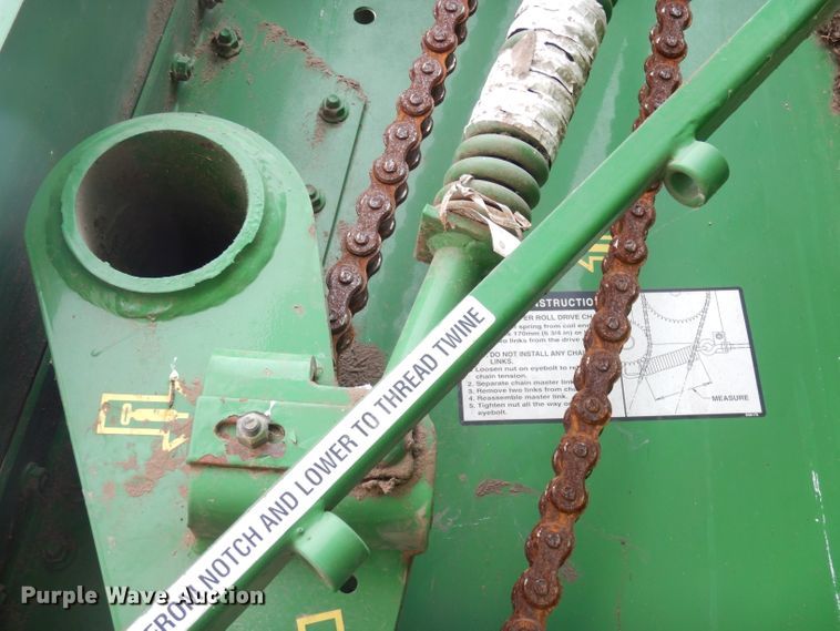 image for item KA9643 2010 John Deere 568  round baler