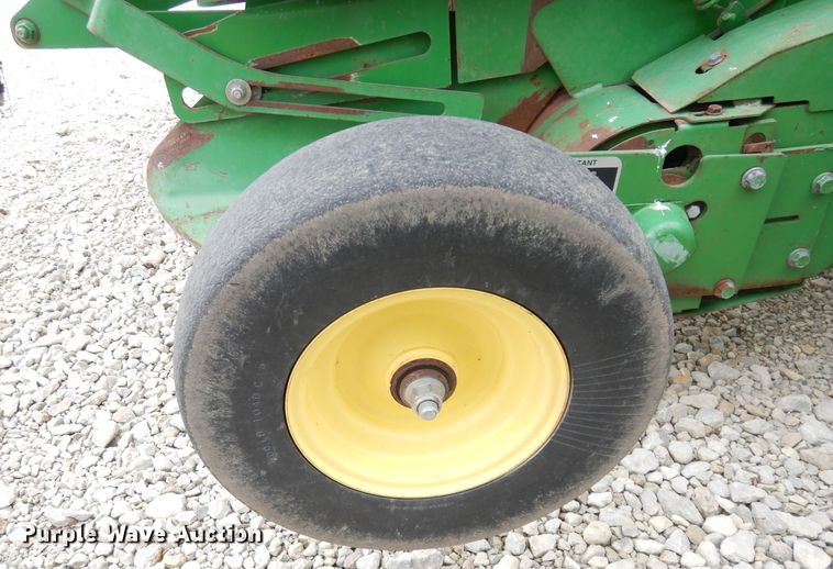 image for item KA9643 2010 John Deere 568  round baler
