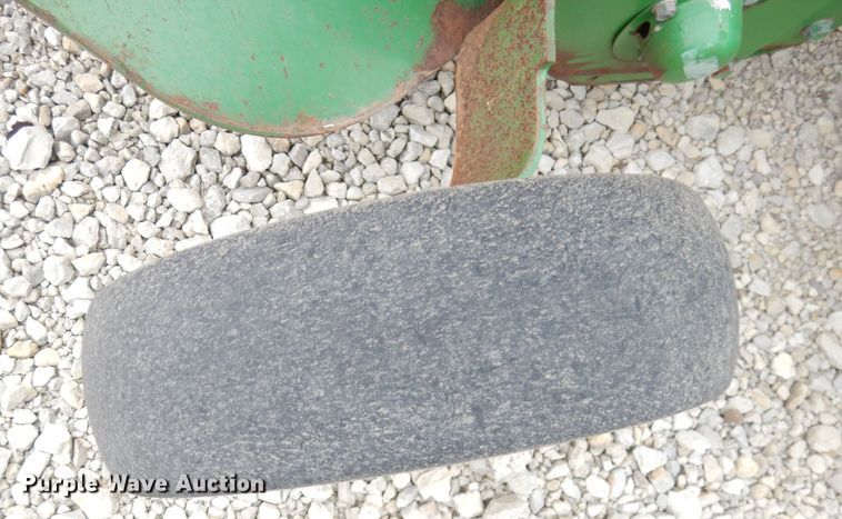 image for item KA9643 2010 John Deere 568  round baler