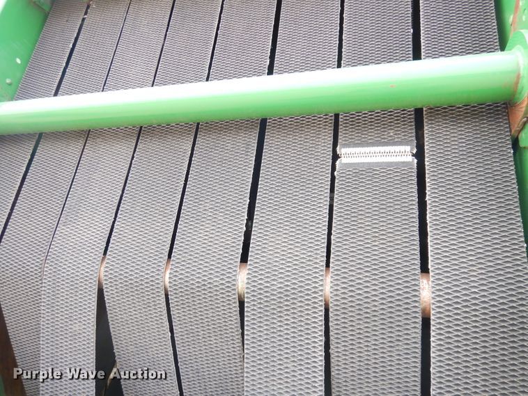 image for item KA9643 2010 John Deere 568  round baler