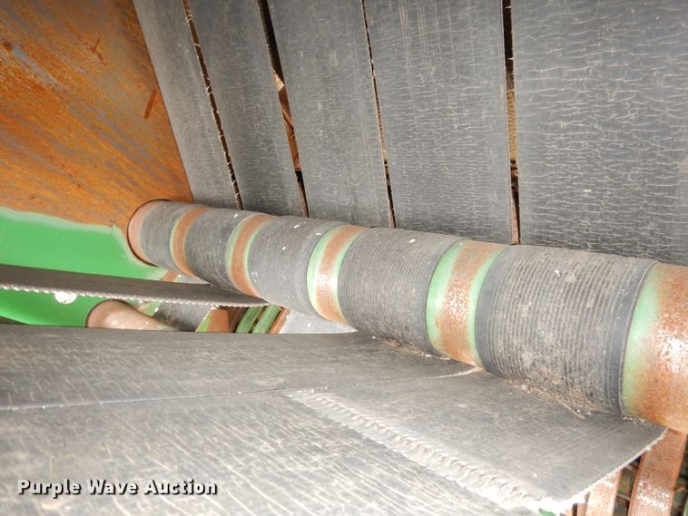 image for item KA9643 2010 John Deere 568  round baler