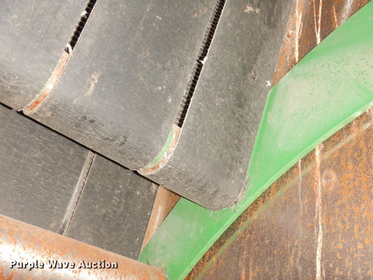 image for item KA9643 2010 John Deere 568  round baler