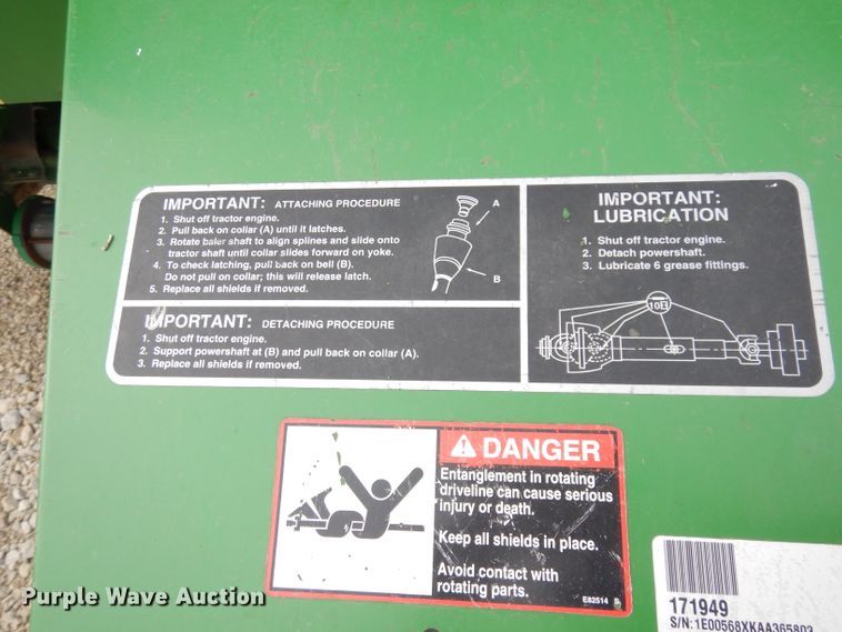 image for item KA9643 2010 John Deere 568  round baler