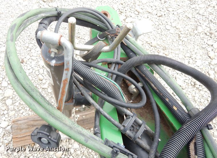 image for item KA9643 2010 John Deere 568  round baler