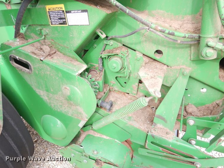 image for item KA9643 2010 John Deere 568  round baler