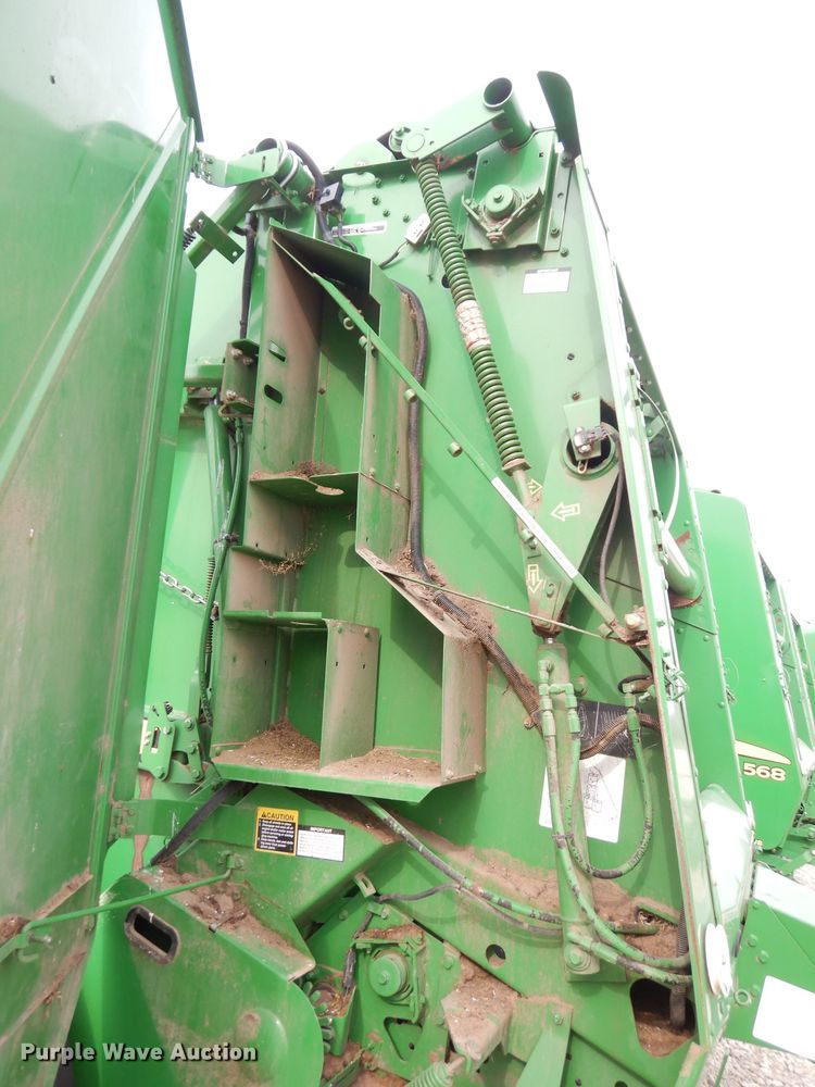 image for item KA9643 2010 John Deere 568  round baler