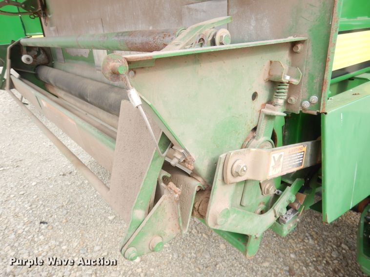 image for item KA9643 2010 John Deere 568  round baler