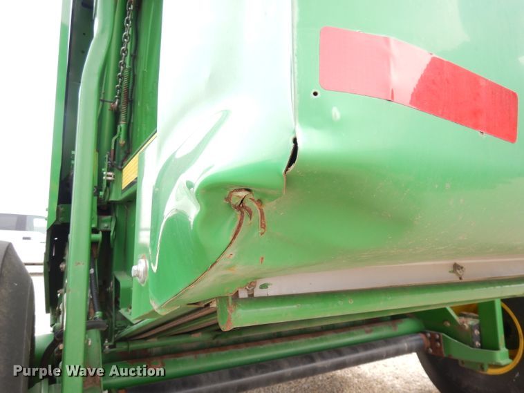 image for item KA9643 2010 John Deere 568  round baler