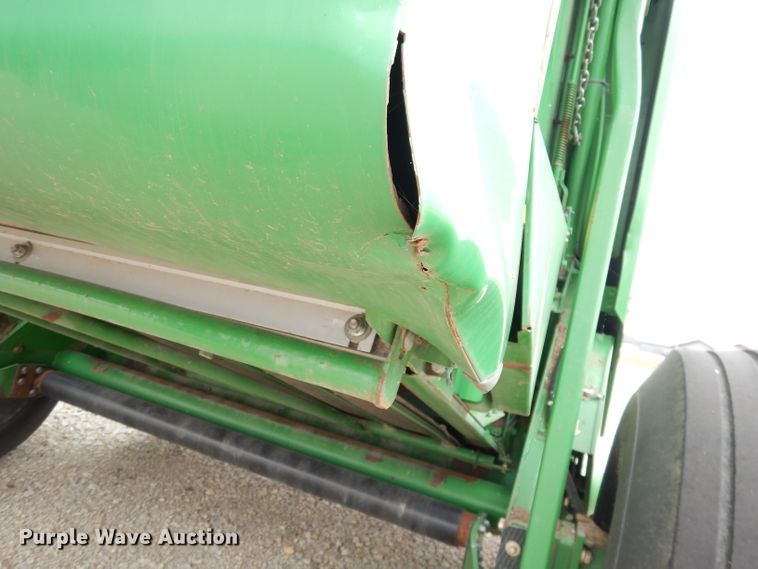 image for item KA9643 2010 John Deere 568  round baler