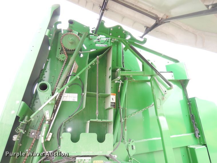 image for item KA9721 2015 John Deere 569 Premium  round baler