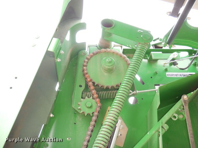 image for item KA9721 2015 John Deere 569 Premium  round baler
