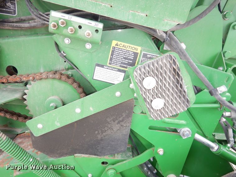 image for item KA9721 2015 John Deere 569 Premium  round baler