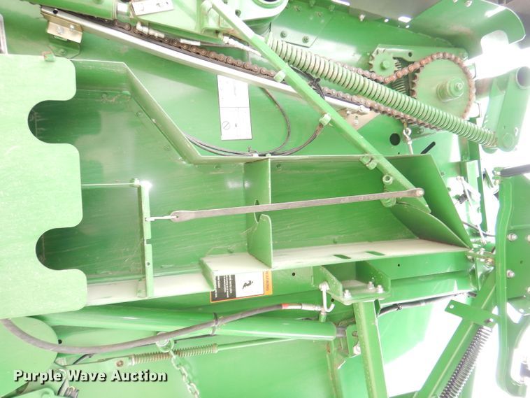 image for item KA9721 2015 John Deere 569 Premium  round baler