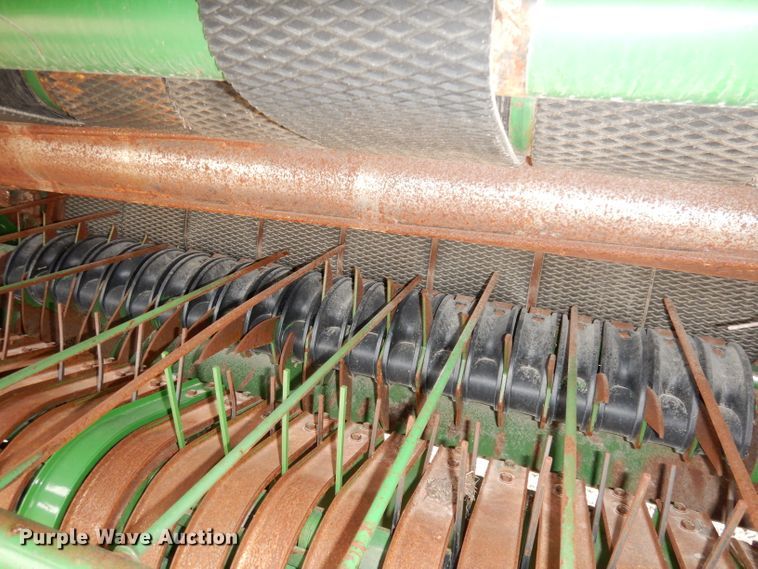 image for item KA9721 2015 John Deere 569 Premium  round baler