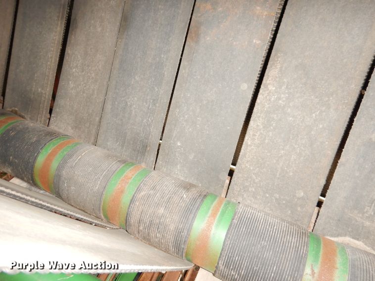 image for item KA9721 2015 John Deere 569 Premium  round baler