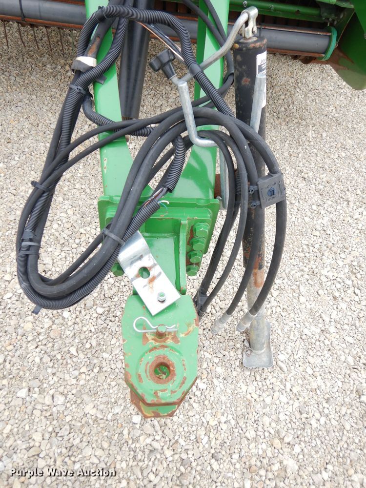 image for item KA9721 2015 John Deere 569 Premium  round baler