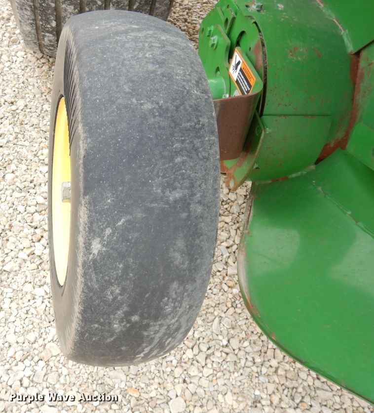 image for item KA9721 2015 John Deere 569 Premium  round baler